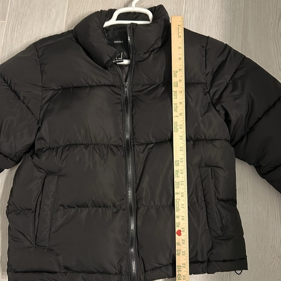 Black puffer jacket size M like new - Picture 4 of 4